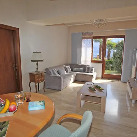 Ida, Pt By Holap Sa Appartement Locarno